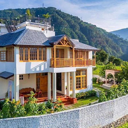 Stayvista At The Oakridge 4 Bhk Villa In Dharamshala With Jacuzzi & Balcony Chamba (Himachal Pradesh) Bagian luar foto