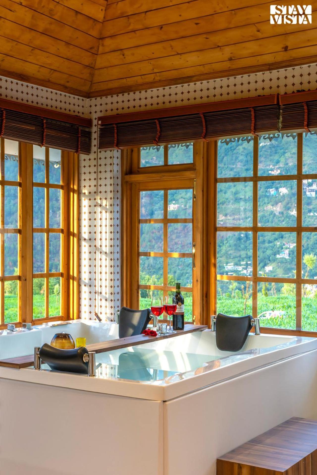 Stayvista At The Oakridge 4 Bhk Villa In Dharamshala With Jacuzzi & Balcony Chamba (Himachal Pradesh) Bagian luar foto