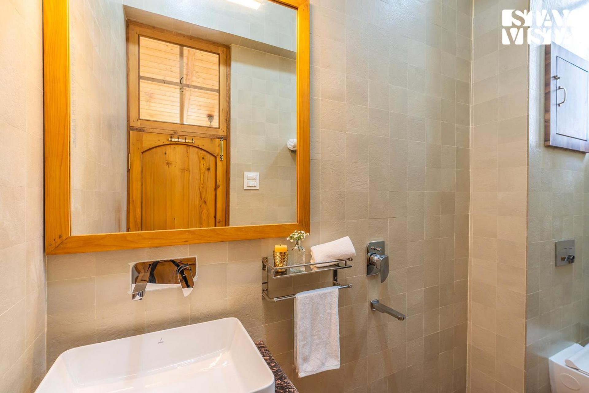 Stayvista At The Oakridge 4 Bhk Villa In Dharamshala With Jacuzzi & Balcony Chamba (Himachal Pradesh) Bagian luar foto